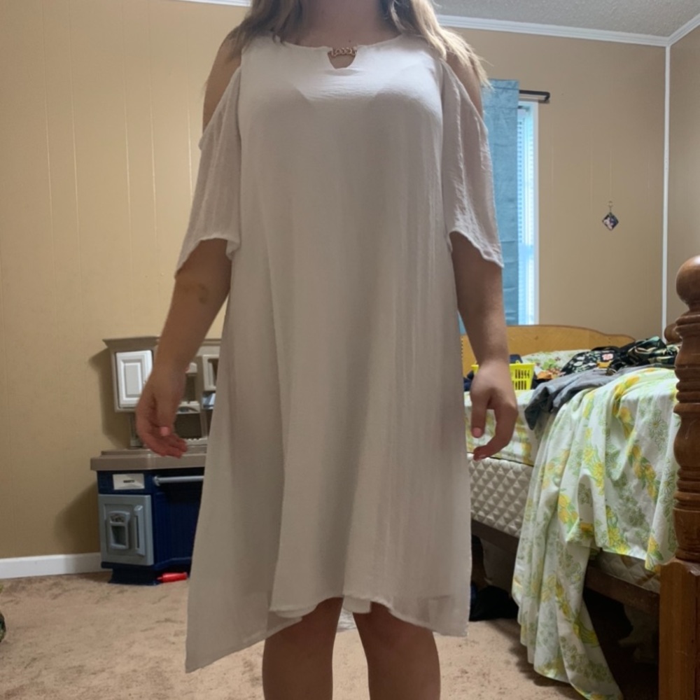 Tacera Casual white dress with a gold pendent